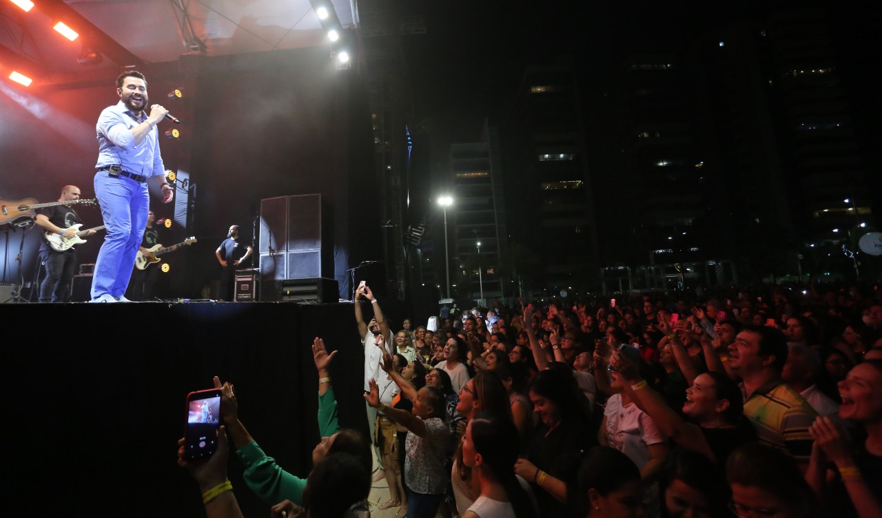 padre fábio de melo cantando